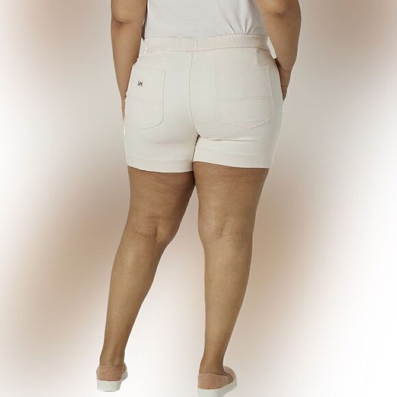 Lee Women’s Ultra Lux High Rise Pull-On Utility Short in Whitecap Grey Khaki 24W - Picture 2 of 3